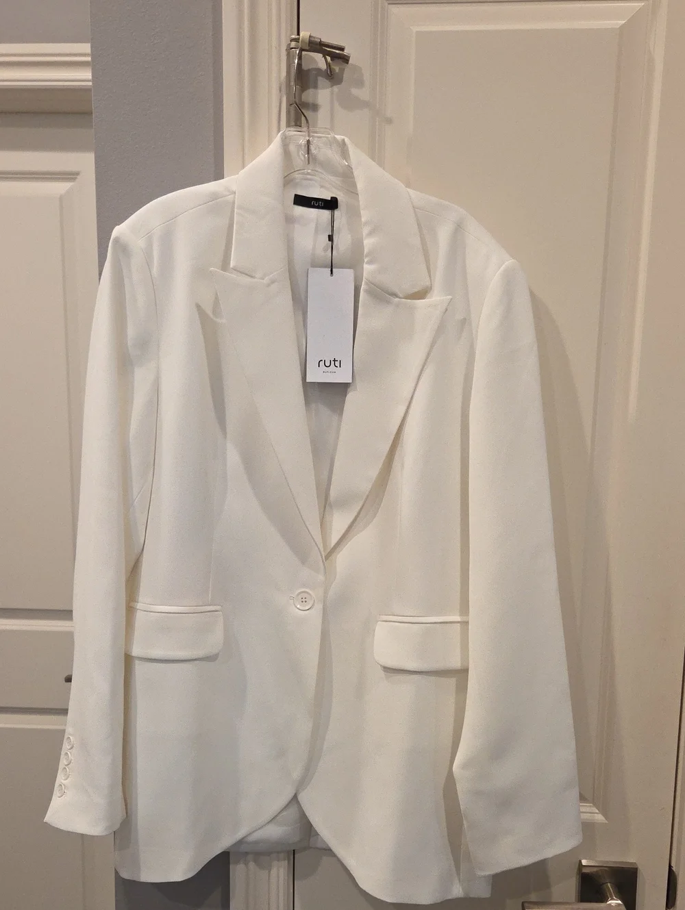 Ruti Winter White Single-Button Tailored Blazer
